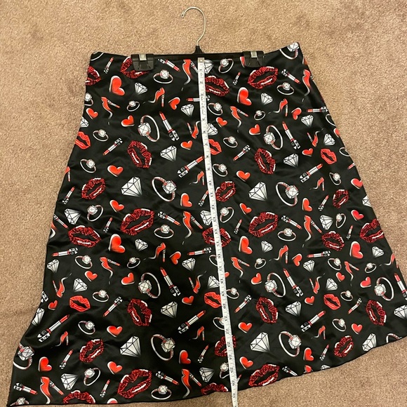 Rock ‘N Karma satin front red and black skirt XL - posh and playful dressing!!! - Picture 2 of 12